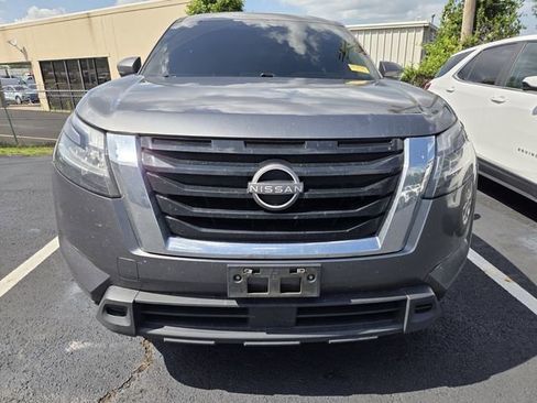Used 2022 Nissan Pathfinder S FWD image 7