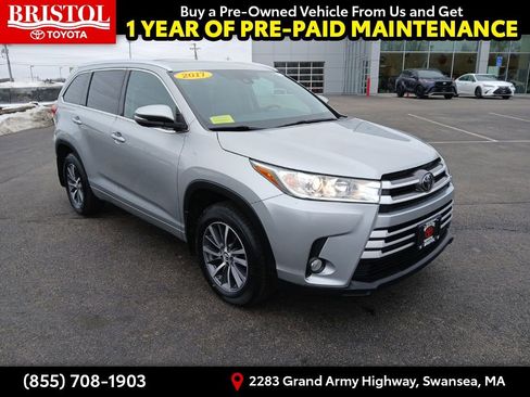 Used 2017 Toyota Highlander XLE w/ Carpet Mat Package image 1