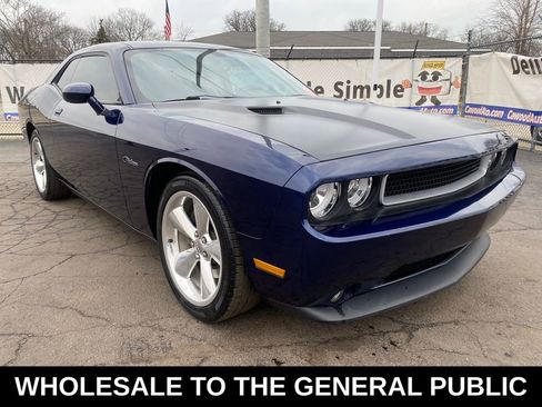 Used 2014 Dodge Challenger R/T image 1