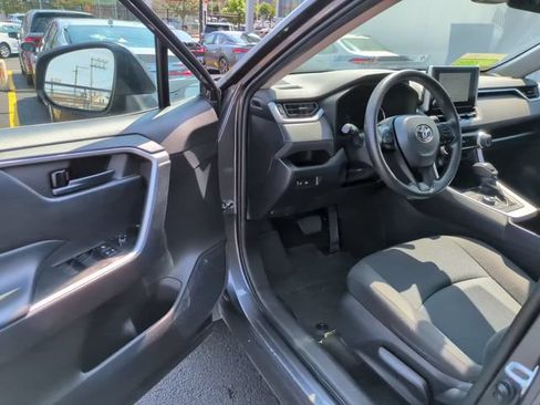 Used 2024 Toyota RAV4 LE AWD/4WD image 9