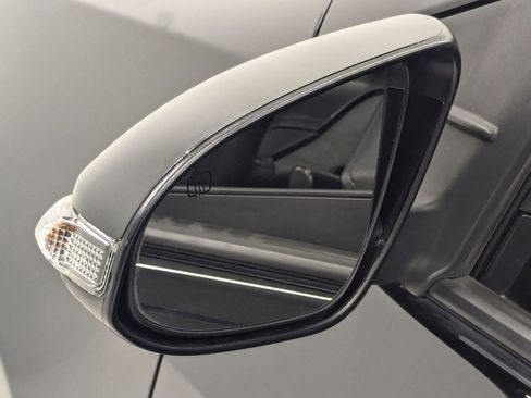 Used 2017 Toyota Corolla SE w/ Carpet Mat Package (TMS) image 28