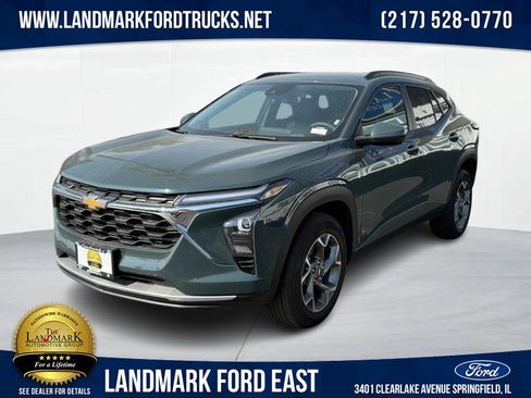 Used 2025 Chevrolet Trax LT image 1