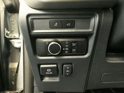 Used 2024 Ford Expedition Max XLT image 32