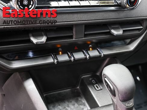Used 2023 Chevrolet Colorado W/T RWD image 20