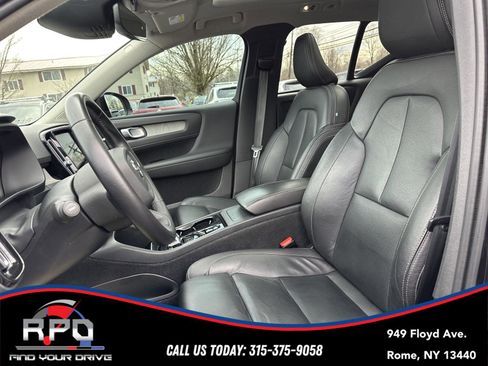 Used 2021 Volvo XC40 T5 Inscription w/ Advanced Package image 14