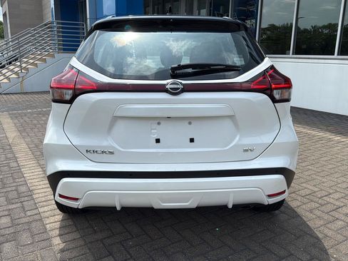 Used 2023 Nissan Kicks SV FWD image 4