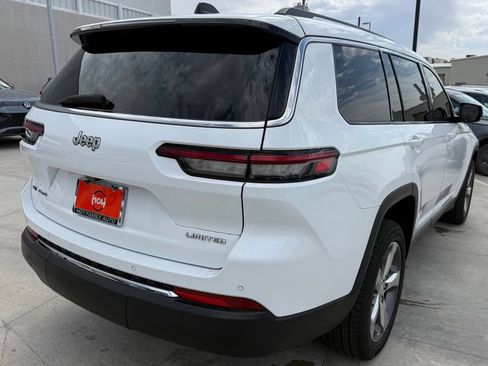 Used 2022 Jeep Grand Cherokee L Limited AWD/4WD image 9