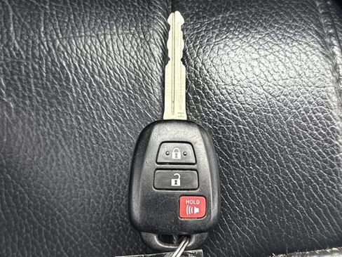 Used 2018 Toyota Tundra Limited w/ Limited Premium Package image 24