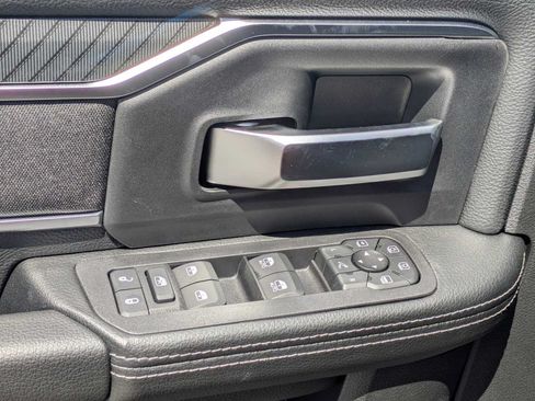 New 2026 RAM 2500 Big Horn AWD/4WD image 11