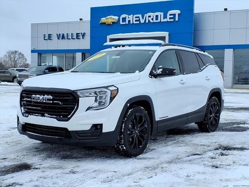 Certified 2022 GMC Terrain SLT w/ Infotainment Package II image 3