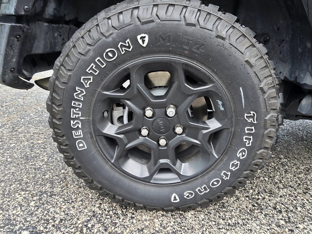 Used 2023 Jeep Wrangler Unlimited w/ Sun & Screen Package AWD/4WD image 19