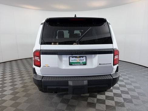 Used 2025 Toyota Land Cruiser 1958 image 9