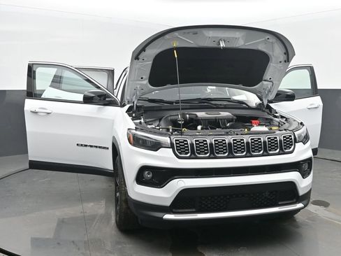 Used 2025 Jeep Compass Limited image 54