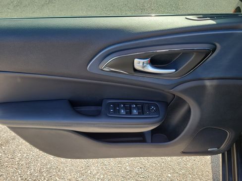 Used 2015 Chrysler 200 S w/ Navigation & Sound Group I FWD image 19