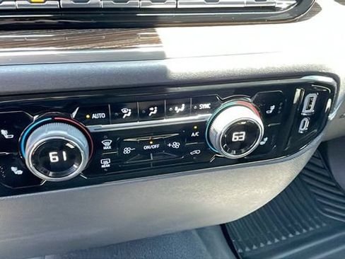 Used 2023 Chevrolet Silverado 1500 LT AWD/4WD image 17