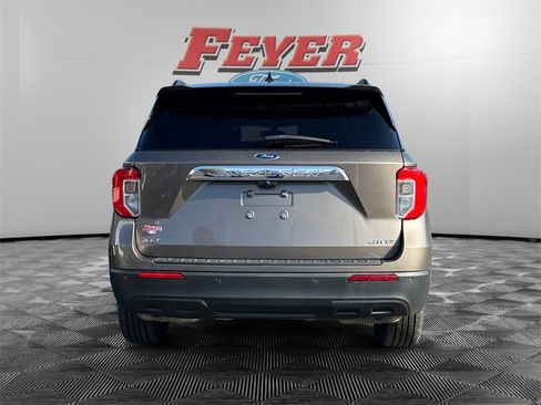 Certified 2021 Ford Explorer XLT image 4