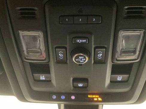 Used 2021 Chevrolet Suburban Z71 w/ Luxury Package image 23