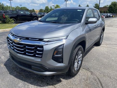 New 2025 Chevrolet Equinox LT image 3