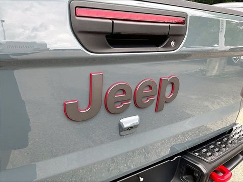 Used 2026 Jeep Gladiator Rubicon AWD/4WD image 27