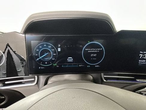 Certified 2025 Hyundai Elantra SEL FWD image 17