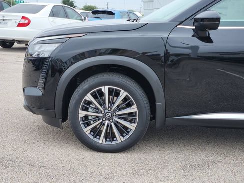 New 2026 Nissan Pathfinder Platinum FWD image 6