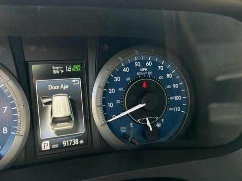 Used 2020 Toyota Sienna XLE Premium AWD/4WD image 25