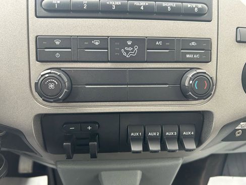 Used 2013 Ford F250 XLT w/ XLT Premium Pkg AWD/4WD image 24