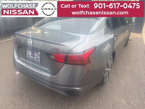 Used 2021 Nissan Altima 2.5 SR w/ SR Premium Package image 3