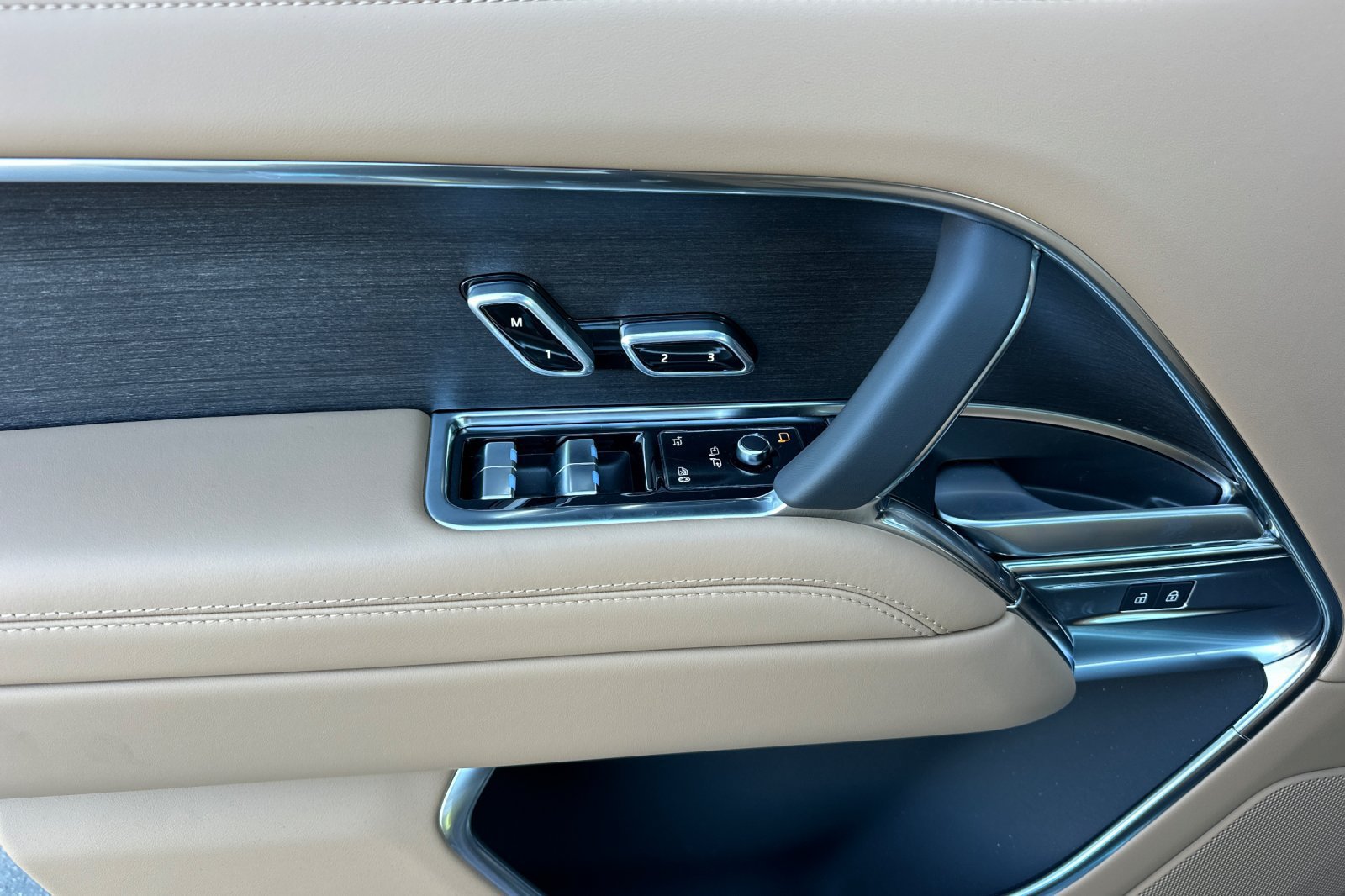 New 2026 Land Rover Range Rover SE AWD/4WD image 11