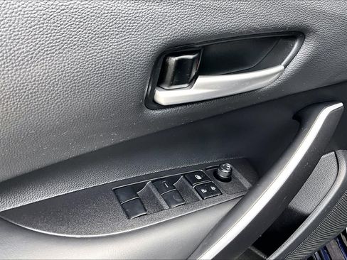 Certified 2025 Toyota Corolla SE w/ SE Premium Package FWD image 32
