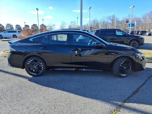 New 2026 Nissan Sentra SR w/ Floor Mat Package image 2