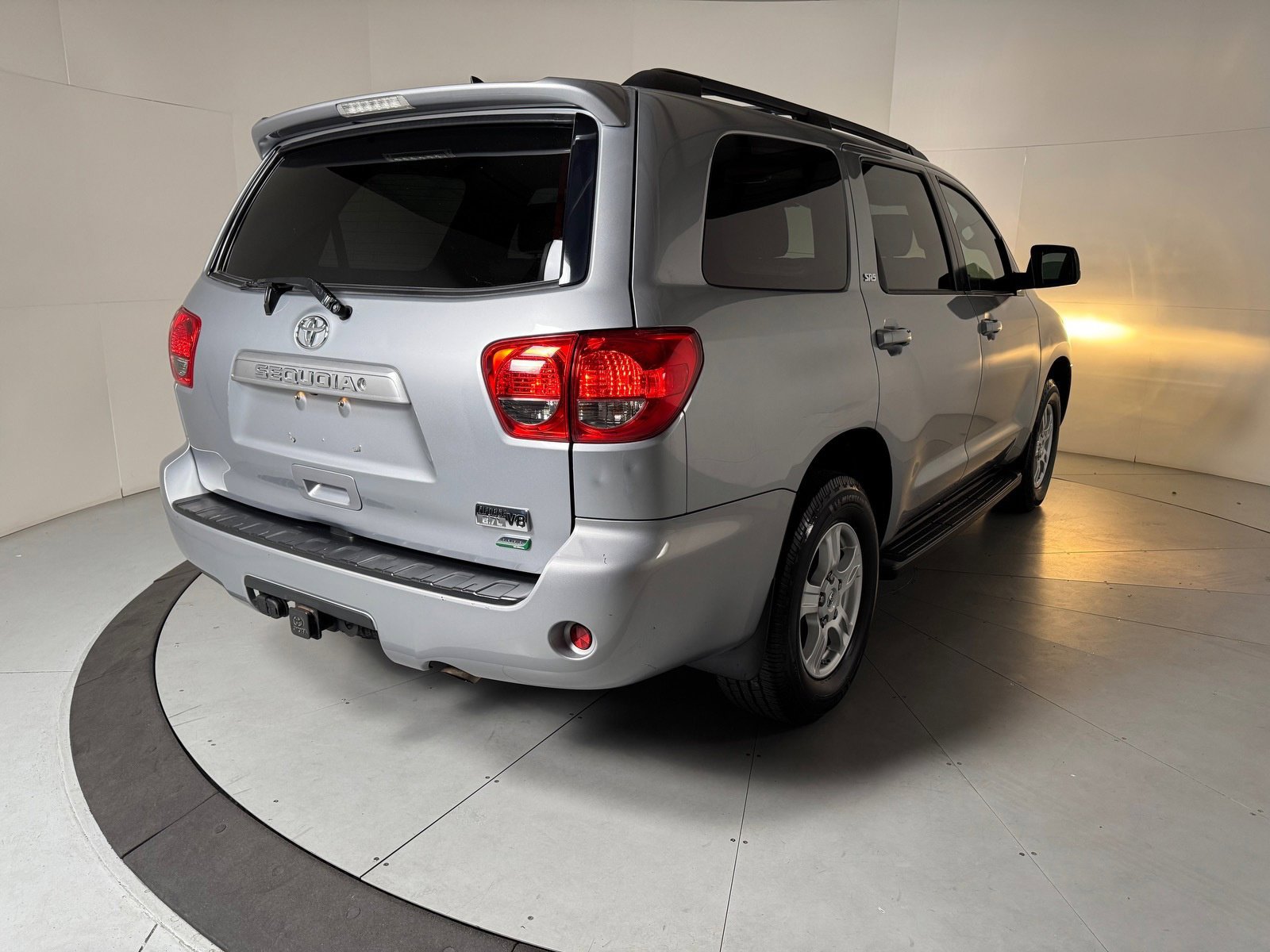 Used 2014 Toyota Sequoia SR5 w/ Premium Package AWD/4WD image 5