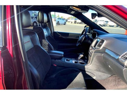 Used 2017 Jeep Grand Cherokee Trailhawk w/ Trailhawk Luxury Group AWD/4WD image 8
