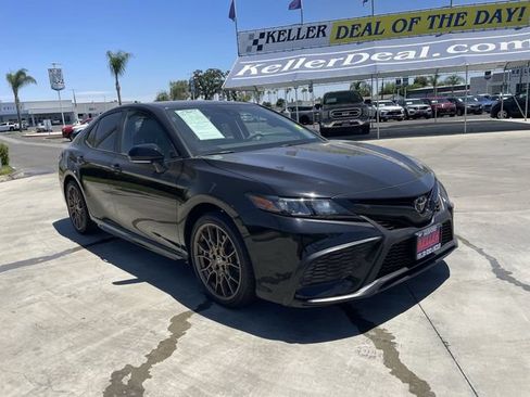 Used 2024 Toyota Camry SE w/ Convenience Package FWD image 2