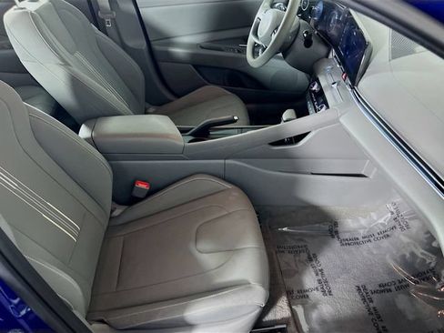 Used 2024 Hyundai Elantra SEL FWD image 27