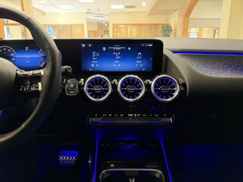 Certified 2024 Mercedes-Benz GLA 250 4MATIC image 12