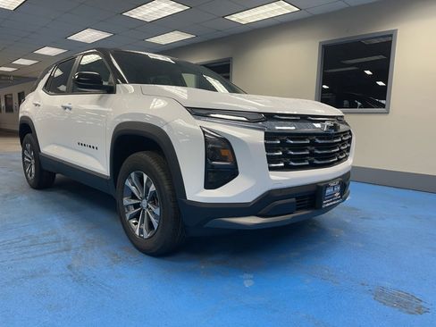 New 2026 Chevrolet Equinox LT w/ Convenience Package II image 1