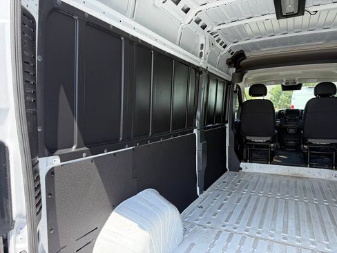 Used 2026 RAM ProMaster 2500 w/ Convenience Group FWD image 22
