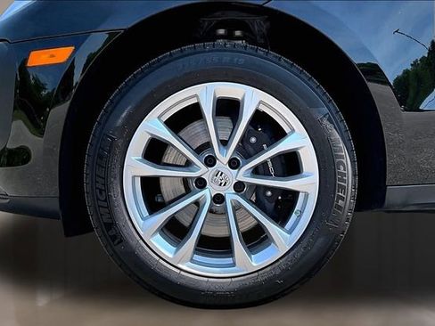Used 2025 Porsche Macan image 29