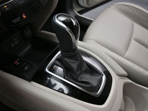 Used 2019 Nissan Rogue Sport SL w/ Premium Package image 16