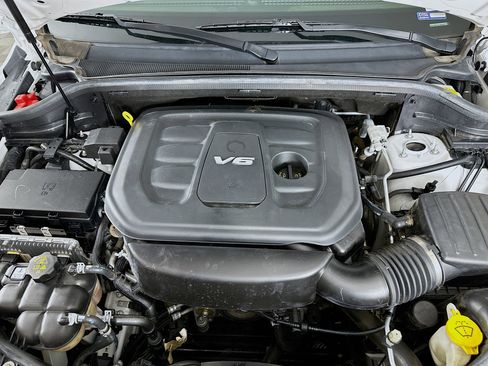 Used 2018 Jeep Grand Cherokee Limited image 31