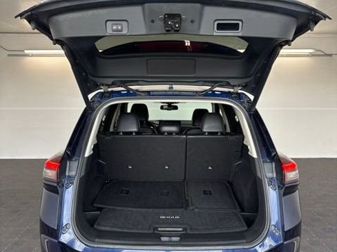 Certified 2025 Nissan Rogue SL w/ SL Premium Package FWD image 33