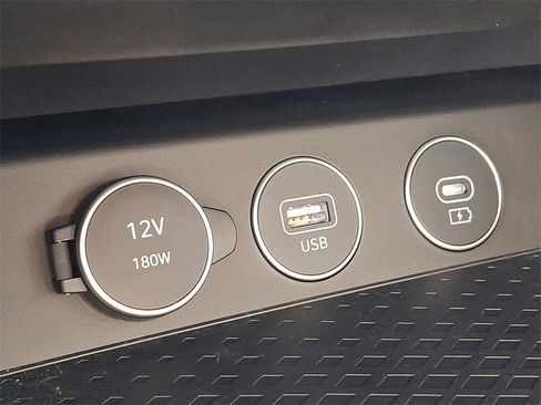 Used 2024 Genesis G70 2.5T image 26