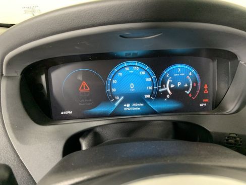 Used 2017 Jaguar F-PACE R-Sport image 11