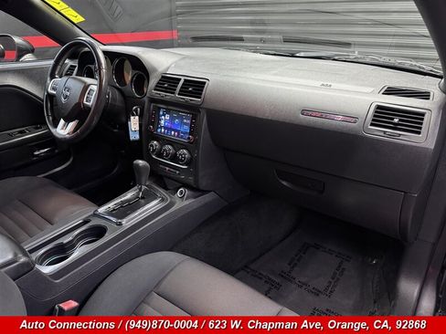 Used 2013 Dodge Challenger SXT RWD image 10