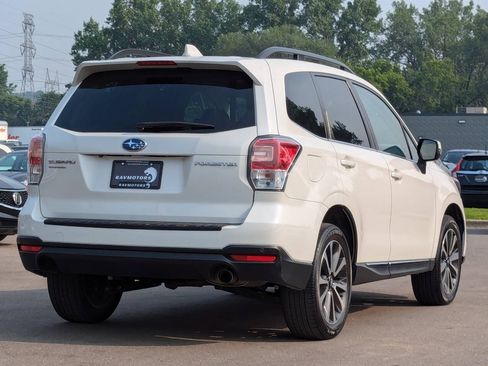 Used 2018 Subaru Forester 2.5i Touring AWD/4WD image 11