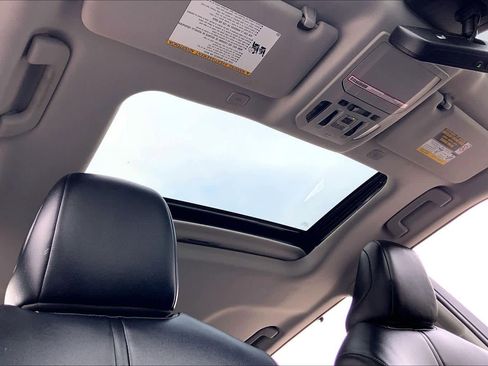Used 2023 Toyota Highlander XLE FWD image 14