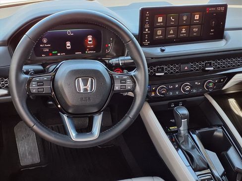 Used 2024 Honda Accord Touring image 12
