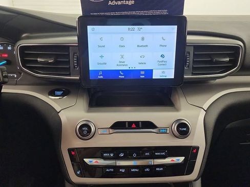 Used 2024 Ford Explorer XLT w/ Equipment Group 202A AWD/4WD image 14