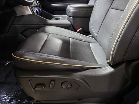 Used 2023 Chevrolet Tahoe Premier AWD/4WD image 26